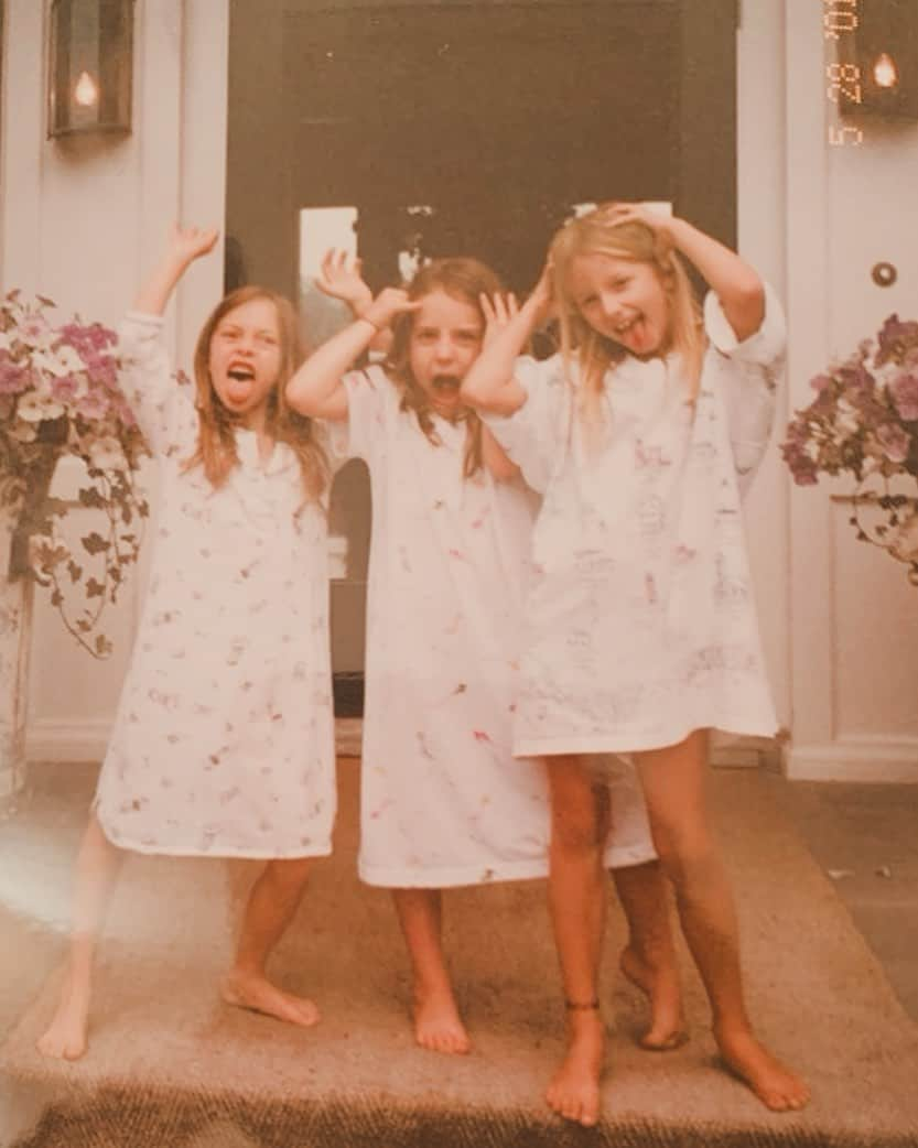 のインスタグラム：「A lil throwback with these two in the summer of 2001 #90skids」