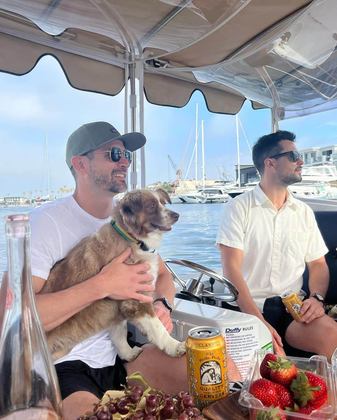 ジェームズ・ラファティさんのインスタグラム写真 - (ジェームズ・ラファティInstagram)「Weekend in Laguna with friends, family, furries and Captain Colletti. Thank you life 🙌」8月1日 5時29分 - jameslafferty