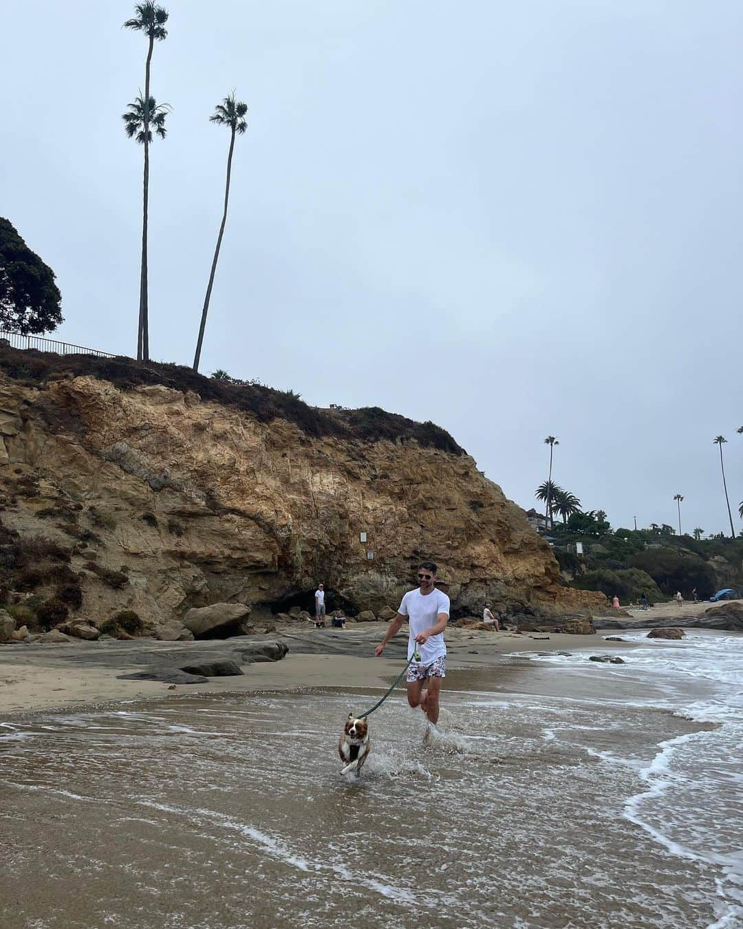 ジェームズ・ラファティのインスタグラム：「Weekend in Laguna with friends, family, furries and Captain Colletti. Thank you life 🙌」