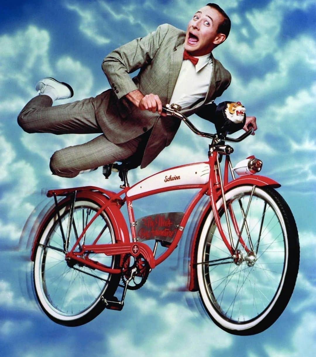 ケイシー・ウィルソンのインスタグラム：「Watching Pee Wee as a little kid I remember the exact moment when I thought, wow, you can play for a job?! And just this morning my son did the Pee Wee dance out of the blue and we laughed and laughed. His talent spans childhoods.」