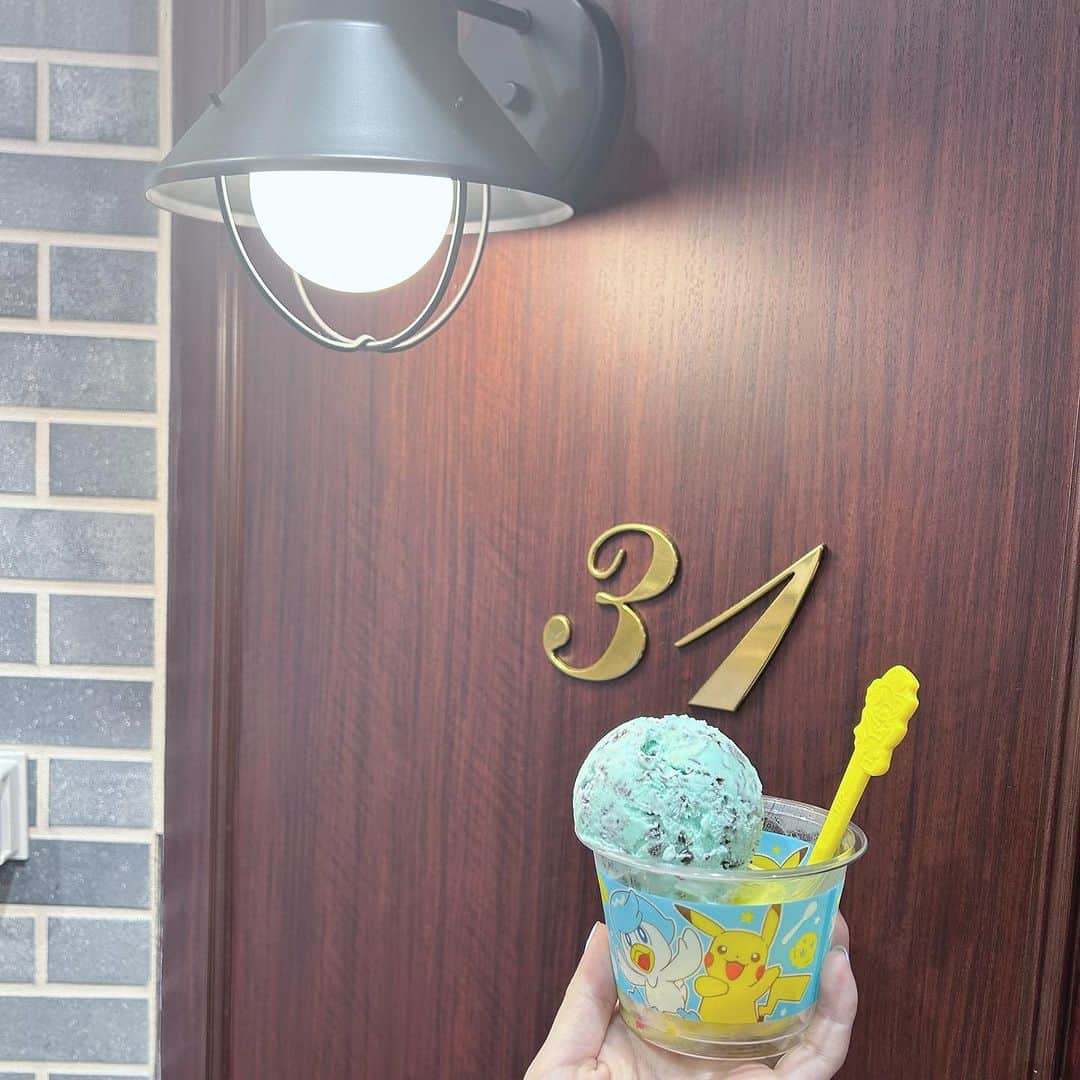 堂本千晴のインスタグラム：「ニャオハカップなかった🥲︎ (ニャオハとピカチュウスプーンget)」