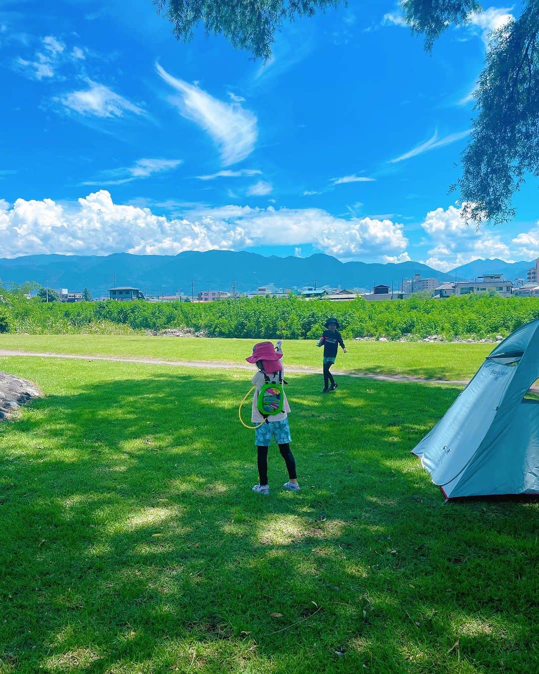 のインスタグラム：「. ザ・ニッポンの夏☀️  #夏休み #川遊び #ほうとう」