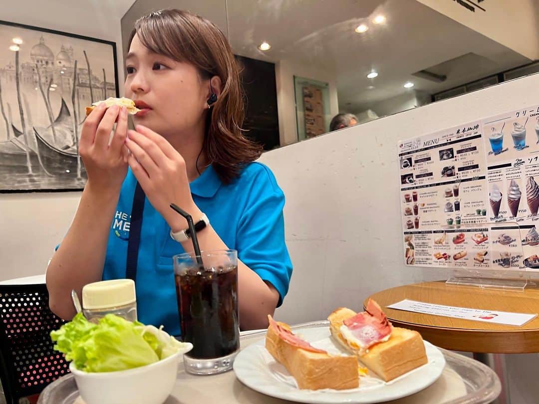 篠原梨菜さんのインスタグラム写真 - (篠原梨菜Instagram)「#早朝グルメ 東京・築地 米本珈琲本店へ！ 朝4時半開店。ジョンレノンさんも訪れたという珈琲店です。 ベーコンエッグセット😋 ベーコンの塩気とバターのみのシンプルな味付けで美味しい...！選べるセットドリンクは焙煎が濃い豆を使ったアイスコーヒーに。サラダも🥗 #朝5時の美味time #thetime_tbs #米本珈琲本店  #ジョンレノンさん #ベーコンエッグセット #築地グルメ  #築地カフェ  #tbs」8月1日 6時32分 - shinorinatbs