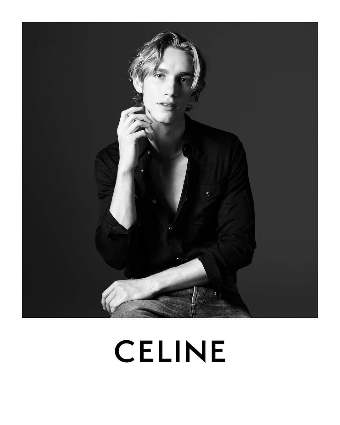 Celineさんのインスタグラム写真 - (CelineInstagram)「CELINE HOMME PORTRAIT OF AN ACTOR  LEVON HAWKE @LEVON_HAWKE  @HEDISLIMANE PHOTOGRAPHY NEW YORK JUNE 2023  #CELINEHOMME #CELINEPORTRAIT #CELINEBYHEDISLIMANE」8月1日 7時00分 - celine
