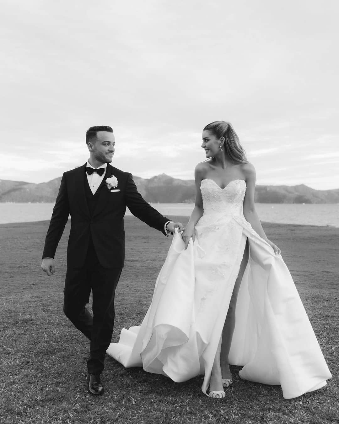 Steven Khalilのインスタグラム：「Timeless elegance on Hamilton island, our bride Amelia in custom STEVEN KHALIL. Captured by @inlightenphotography​​​​​​​​​ #stevenkhalilbride #stevenkhalil」