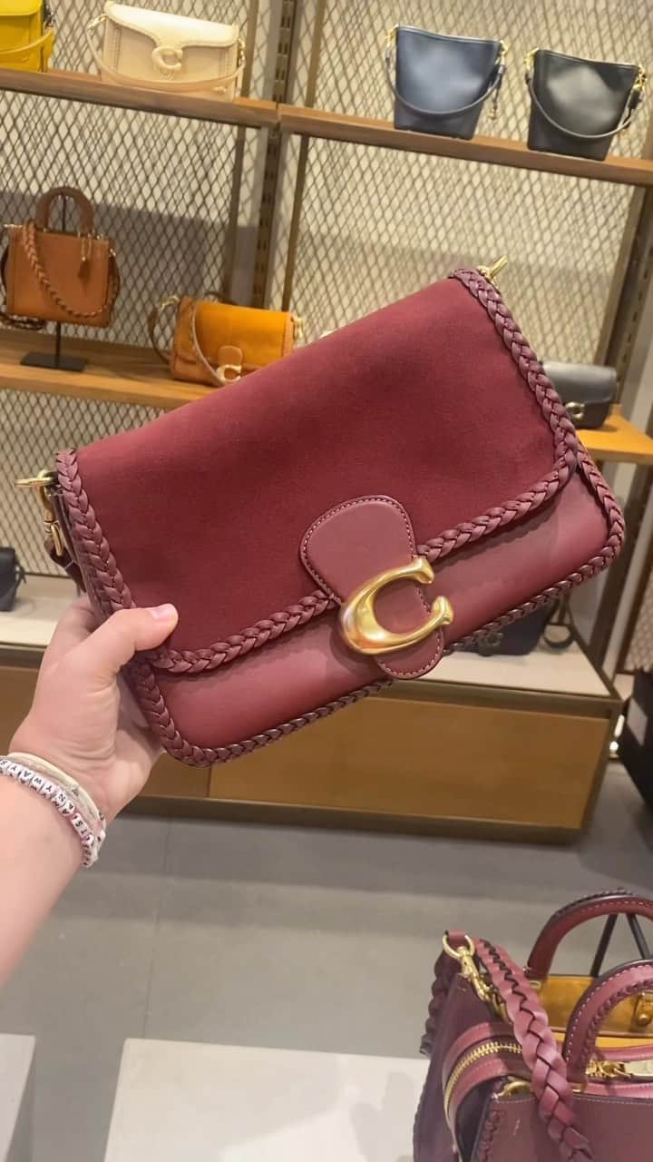 コーチのインスタグラム：「The first day of Fall is September 23rd, Coachies. #CoachNY」