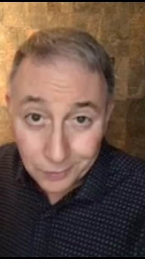 キャシー・グリフィンのインスタグラム：「Just watch.   #rippeewee #paulreubens」