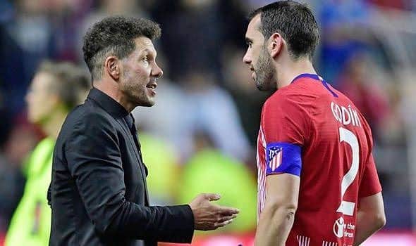 ディエゴ・シメオネのインスタグラム：「Diego, muchas gracias por todo lo que nos diste como persona y como futbolista. Dejas un legado grandísimo. Gracias por tu compromiso, respeto, liderazgo y alegría.  Abrazo fuerte. Te quiero mucho!!」