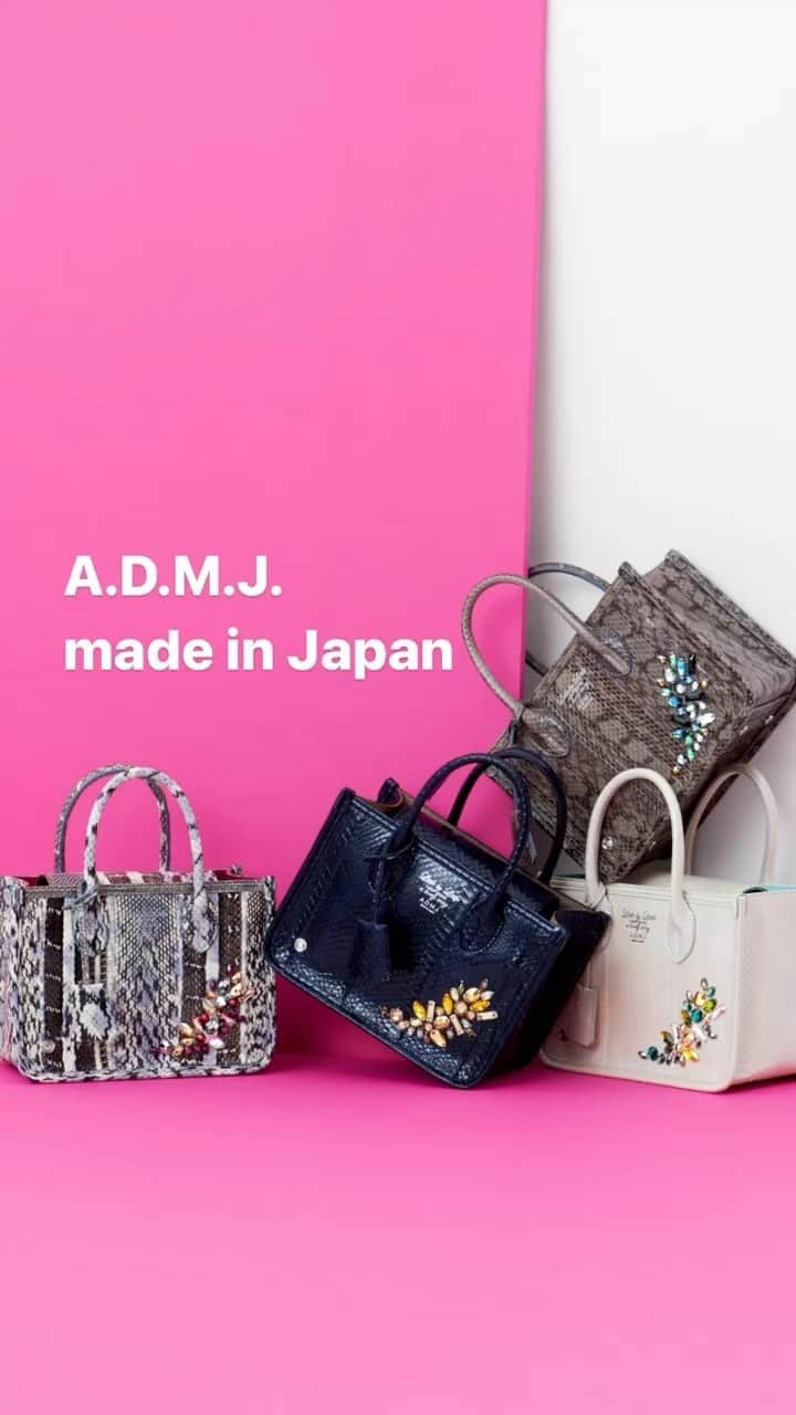 A.D.M.J.co.,Ltdのインスタグラム：「#admj #admjofficial #bag #エーディーエムジェイ #バッグの中身 #バッグ#madeinjapan」