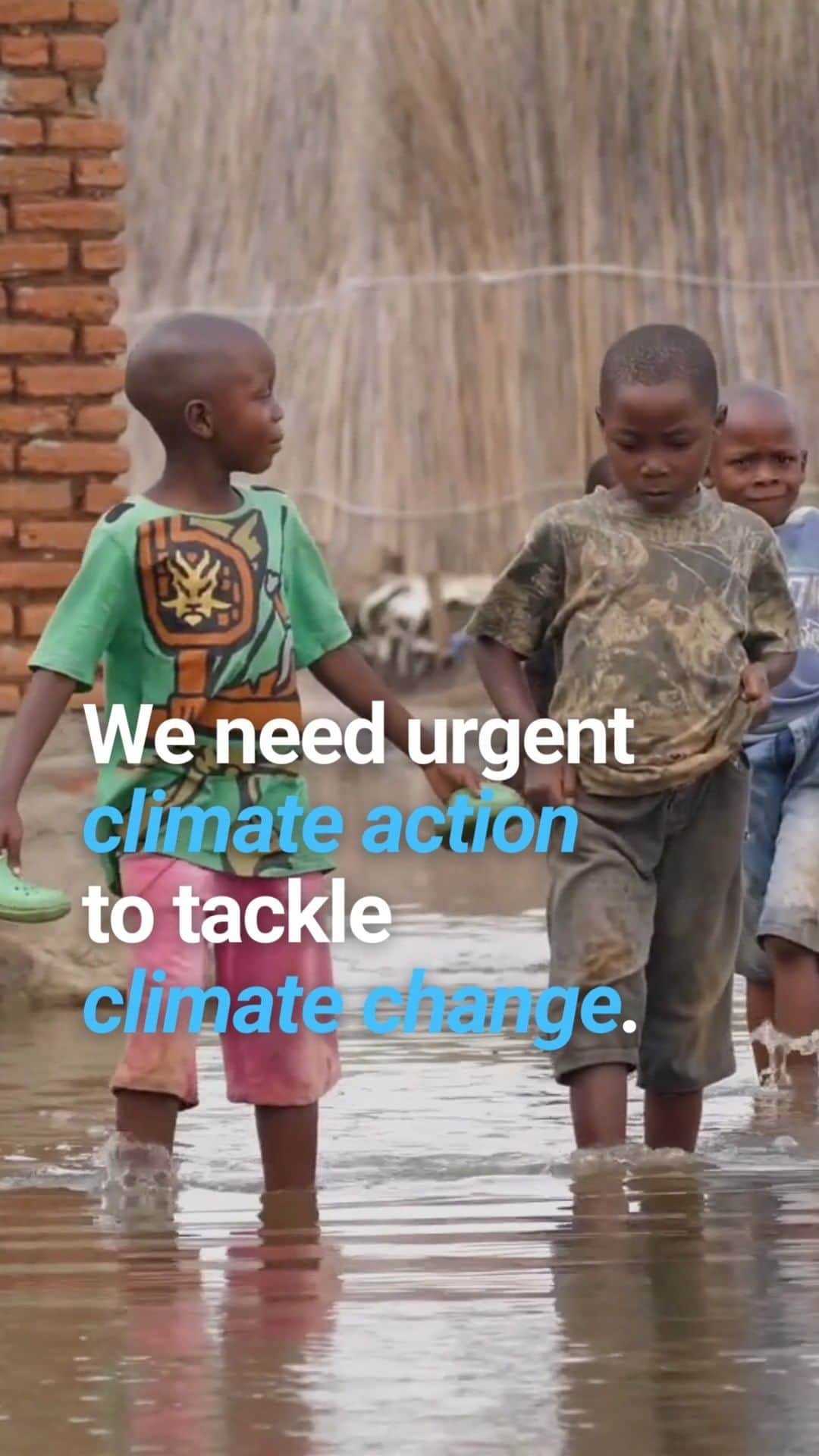 unicefのインスタグラム：「Have something to say about the climate crisis?  Make your voice heard ahead of #COP28 - the biggest climate conference.  Go to @ureportglobal and hit the link in bio to get started.」