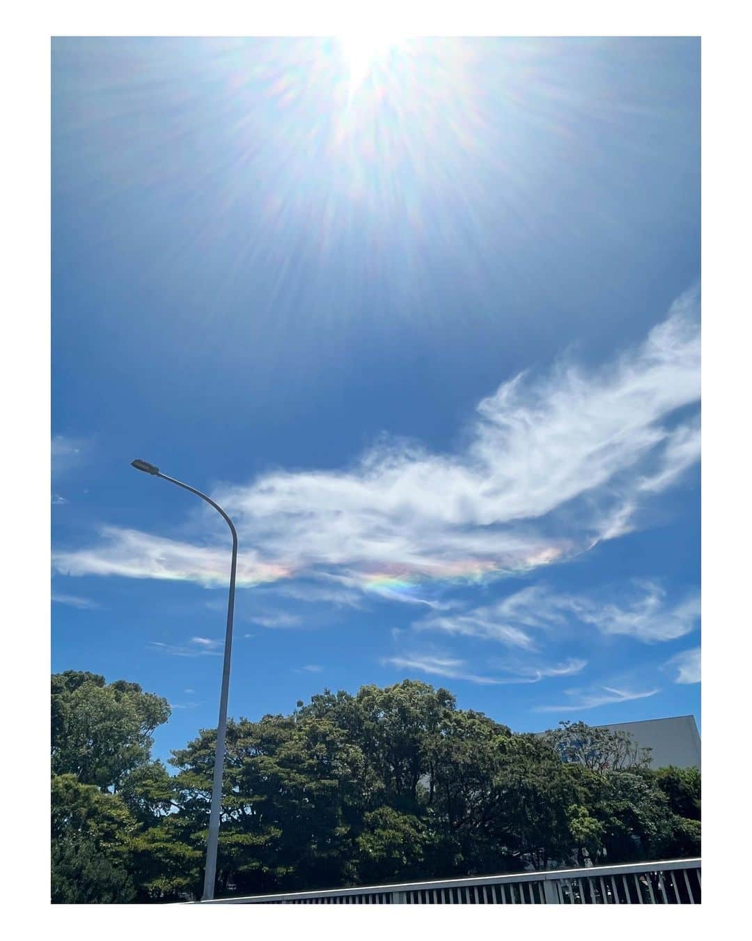 土井地恵理子のインスタグラム：「cloud like a bird and rainbow🌈  なんだか気が良さそうなpic 残しておく◡̈」