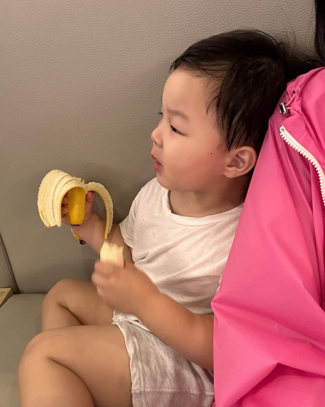 カン・ヘヨンさんのインスタグラム写真 - (カン・ヘヨンInstagram)「#바나나먹으면나한테바나나 ?🍌」8月1日 9時47分 - mangdoo_noona