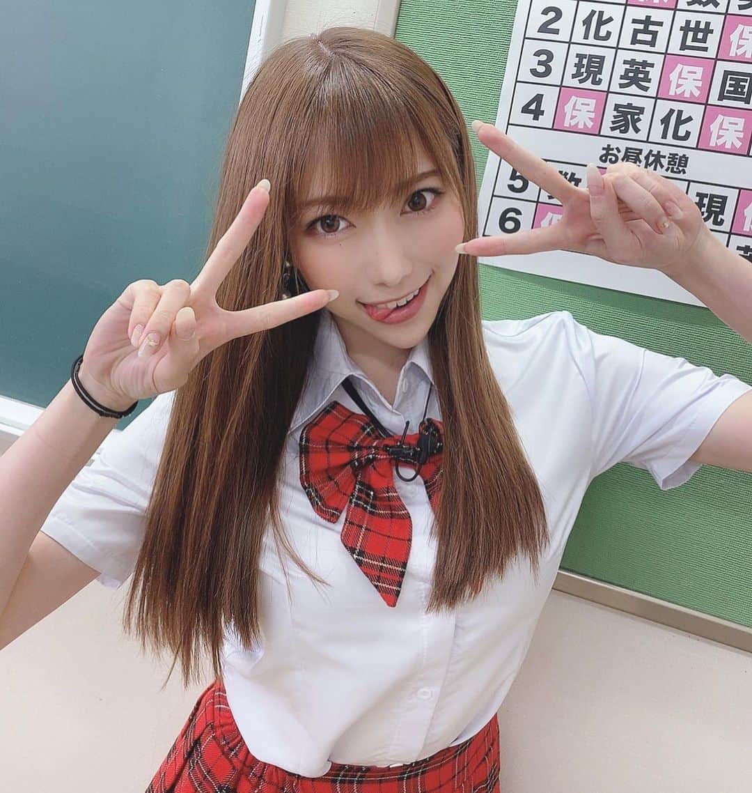 七海ティナのインスタグラム：「懐かしの聖ファレノ女学院🏫  天川そらちゃん ともちん と一緒に🫶  #japanesegirl #asiagirl #cosplay #cosplaygirl」