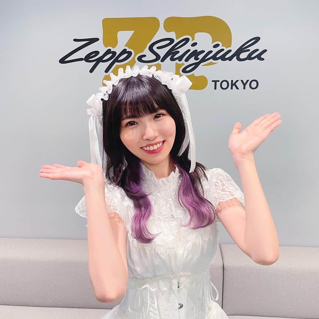 百合香（yurika）のインスタグラム：「7/25  #アイスタ2023 オルタナティヴSTAGE  Zepp SHINJUKUありがとうございました！  ヴァイオリンで TK from 凛として時雨 『 unravel 』 演奏させて頂きました🎻  最高に楽しかったし、これからも音楽がだいすきだ〜！！！  #歌い手 #live #ボカロ #ライブ #ヴァイオリニスト #violin #ロリィタ」