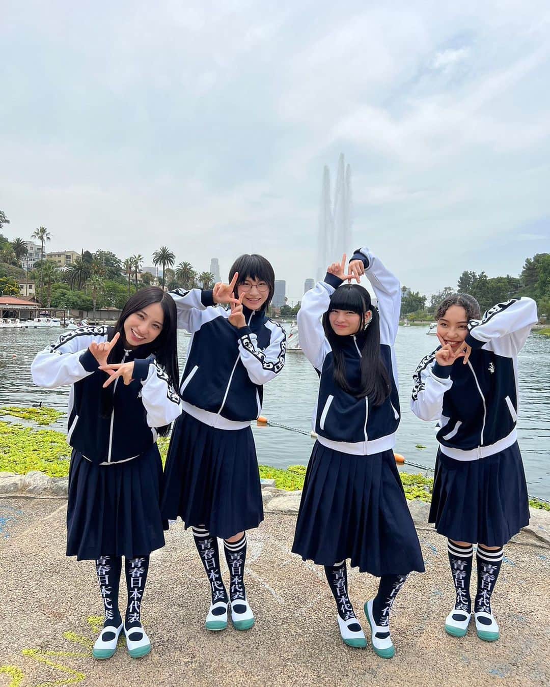 新しい学校のリーダーズさんのインスタグラム写真 - (新しい学校のリーダーズInstagram)「HELLO!  WE ARE in LA🇺🇸🇺🇸 We'll perform at HITC FESTIVAL @hitcfestival ☁️🌤❤️‍🔥」8月1日 11時01分 - japan_leaders