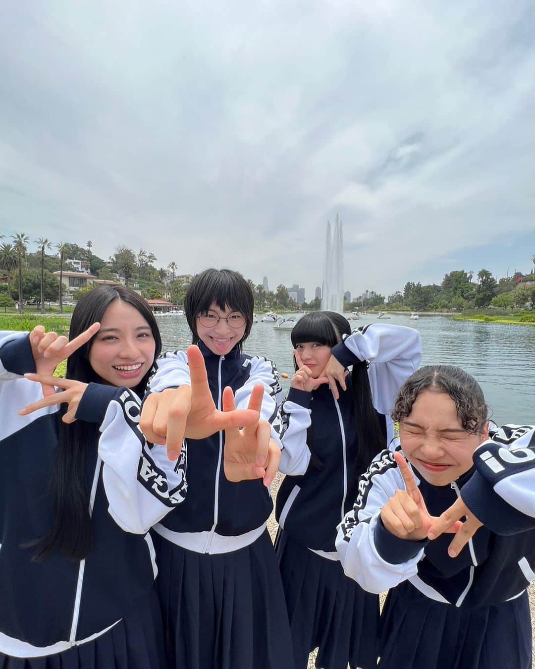 新しい学校のリーダーズさんのインスタグラム写真 - (新しい学校のリーダーズInstagram)「HELLO!  WE ARE in LA🇺🇸🇺🇸 We'll perform at HITC FESTIVAL @hitcfestival ☁️🌤❤️‍🔥」8月1日 11時01分 - japan_leaders