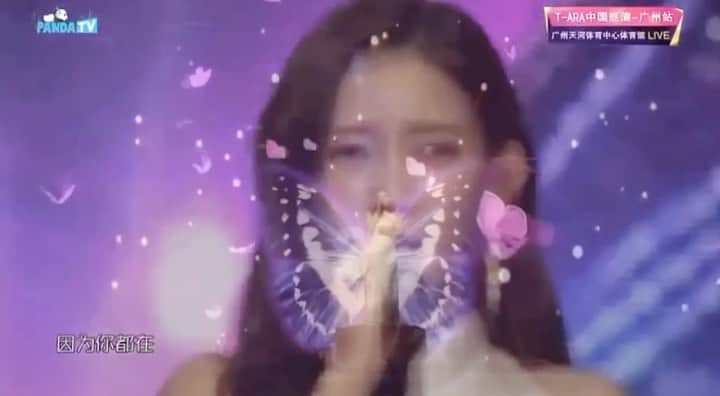 のインスタグラム：「。 행복했던 china tour 중 좋아했던 solo 곡🦋  궁금해들 해서 피드에 남겨 같이 보기. 이 때 진짜 너무 바빠서 제대로 모니터도 못했는데 요즘 팬분들이 보내주는 영상으로  이제야 제세히 보는 듯 🫥」