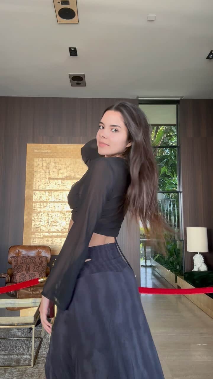 パオラ・ポーリンのインスタグラム：「I’ve been loosing friends and finding peace .. sounds like a fair trade to me ! 😉💎」