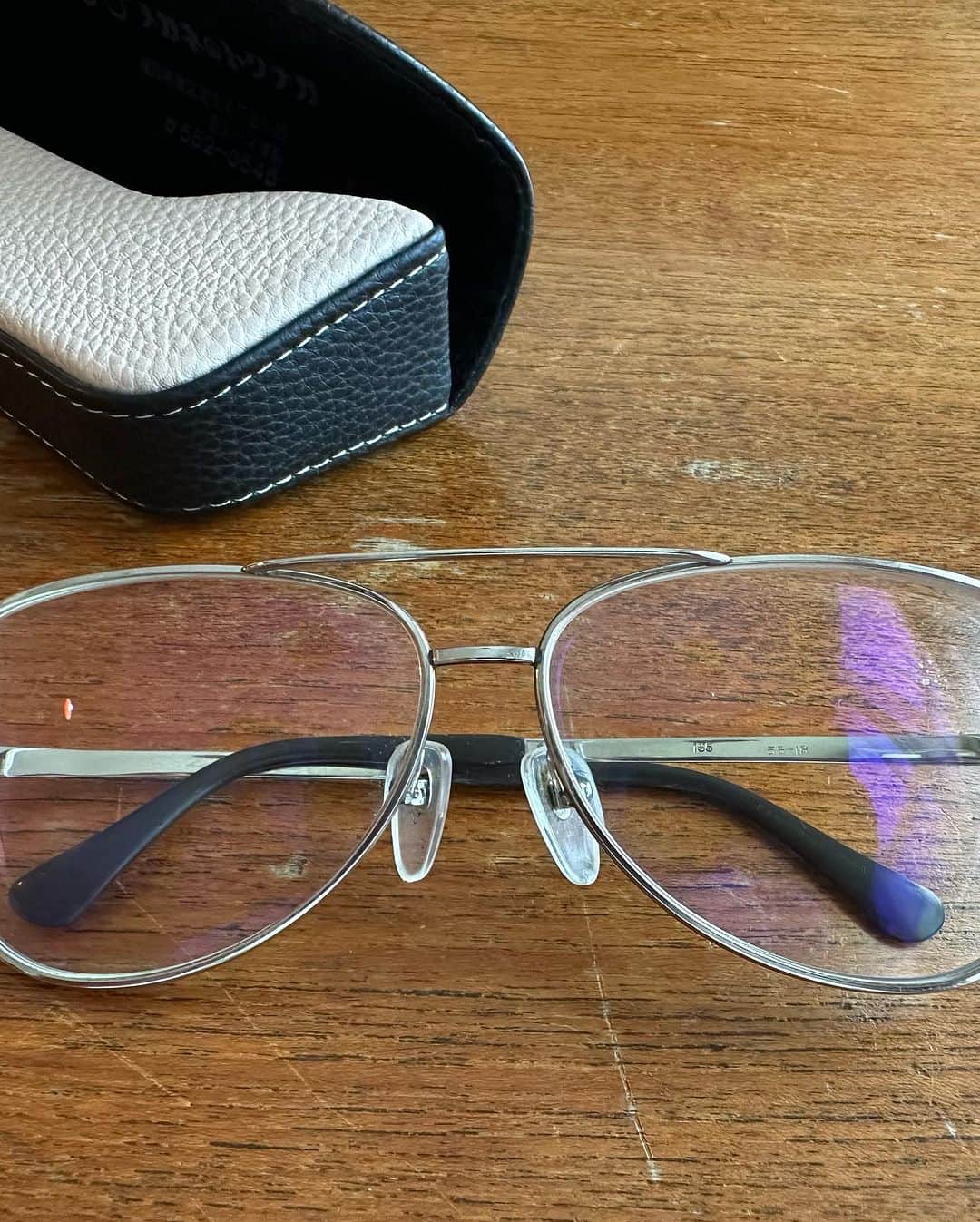 栗田善太郎さんのインスタグラム写真 - (栗田善太郎Instagram)「地元で買ったメガネ そのメガネ屋が閉店したので、別の地元のメガネ屋さんで修理。 地元を愛そう！ GMT!! G銀縁M眼鏡とT共に！」8月1日 11時25分 - kurizen01