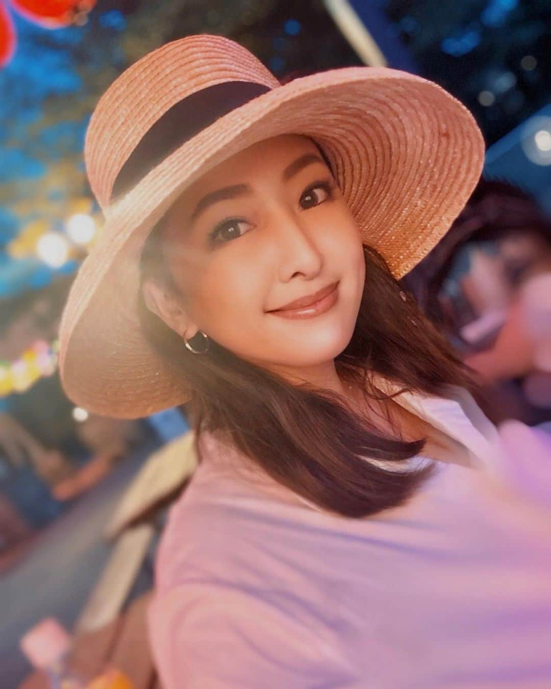 薗田杏奈さんのインスタグラム写真 - (薗田杏奈Instagram)「友達とお揃いのelegant summer hat👒@ahselect.official 日除に大活躍👒🧡🌻 ⠀ この夏も♡ ⠀ #ahselect#elehast#outfit#ootd#fashion#coordinate#エレガントファッション#エレガントコーデ#きれいめコーデ#ママコーデ#ワンピース」8月1日 11時41分 - love.byanna