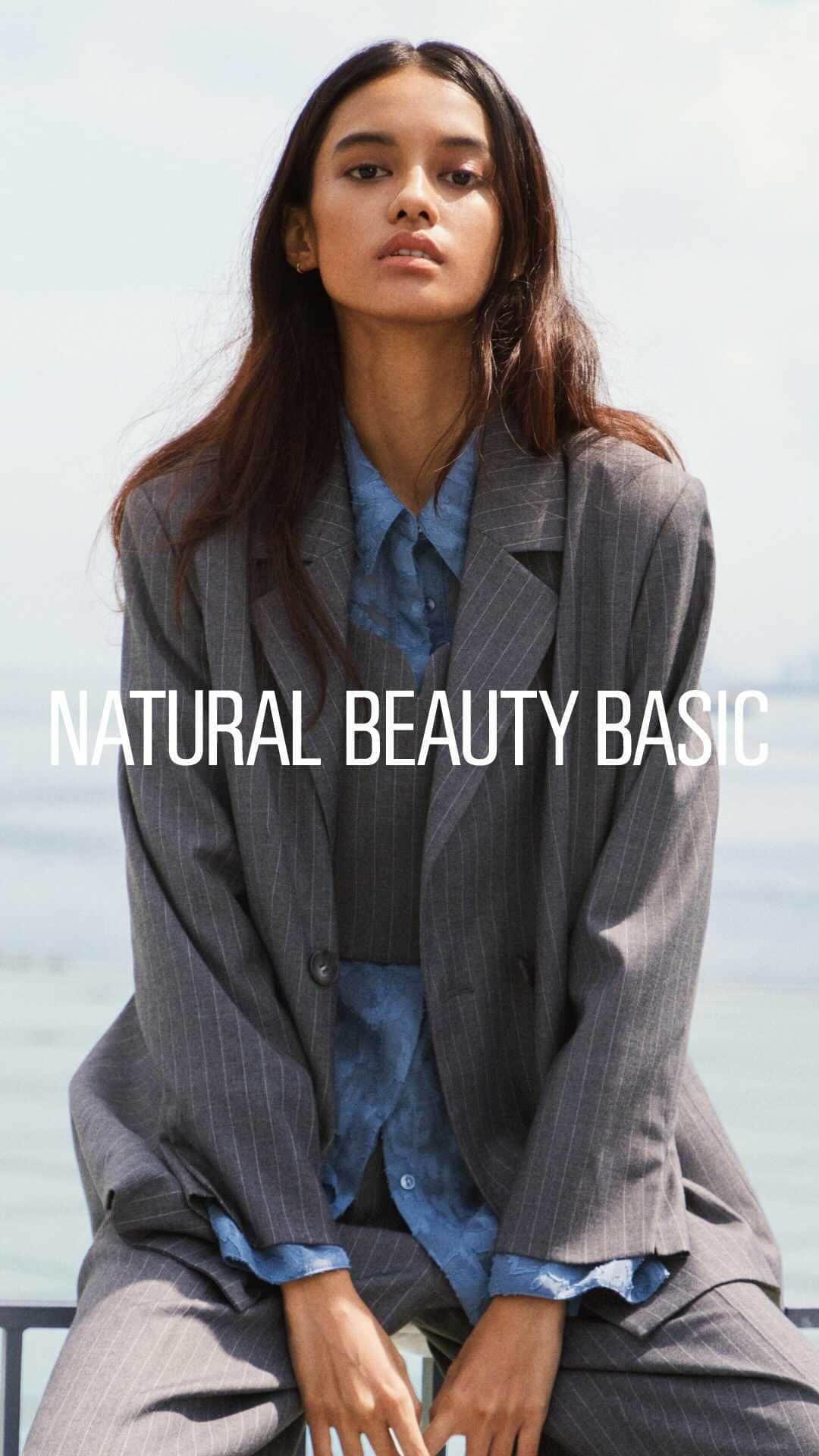 NATURAL BEAUTY BASICのインスタグラム：「2023 FALL & WINTER NEW VISUAL  Special Thanks Photographer 土屋文護氏 @bun5o Stylist 加藤かすみ氏 @katokasu HairMake-up 美舟氏 @mifune2014 AD 杉山ゆり氏 @yulily0504  #NEWVISUAL #2023fw #2023aw #ナチュラルビューティーベーシック #NATURALBEAUTYBASIC #nbb  #newseason」