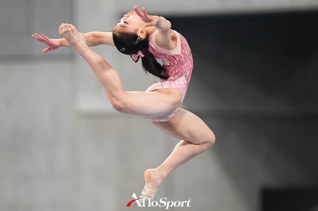 アフロスポーツのインスタグラム：「岸里奈/Rina Kishi, APRIL 20, 2023 - Artistic Gymnastics : The 77th All Japan Artistic Gymnastics Individual All-Around Championship Women's Qualification Balance Beam at the Tokyo Metropolitan Gymnasium in Tokyo, Japan.  #artisticgymnastics #sportphoto #sportphotography #スポーツ写真」
