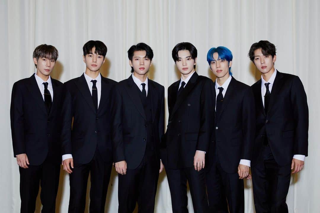 ウヒョン のインスタグラム：「영원하자 #인피니트 #newemotions」