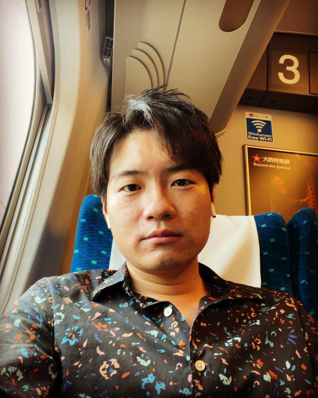 林輝彦さんのインスタグラム写真 - (林輝彦Instagram)「林輝彦です。 「旅に出ます。探さないでください。」 の顔です笑 穏やかな顔ですね。 (東京の実家に帰省します。) 1週間夏休みをいただきます。 #静岡朝日テレビ」8月1日 12時34分 - satv_hayashi1117