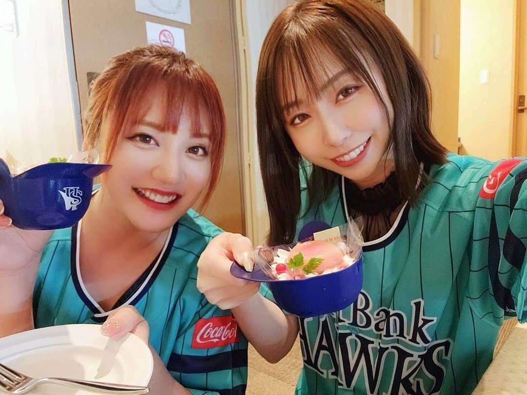 吉村遙のインスタグラム：「⚾️☝️🚤 あしやんTVメンバーほんと仲良し😂楽しかったー☀️ #あしやんTV#ソフトバンクホークス#福岡ドーム#野球観戦#鷹の祭典」