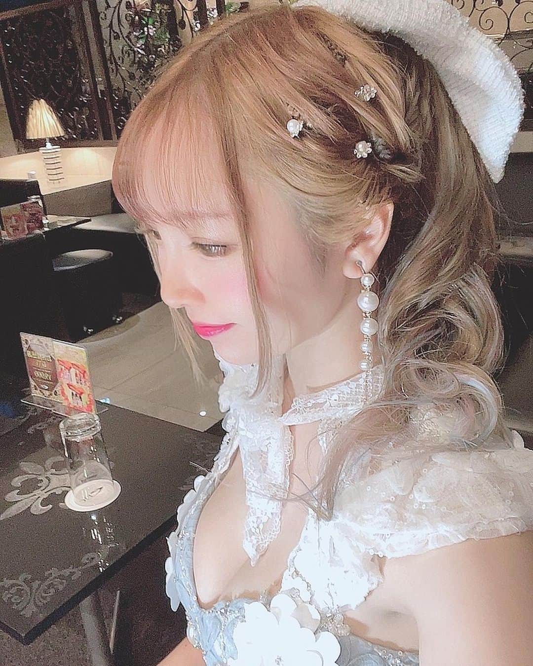 のインスタグラム：「ふわふわポニー可愛い♥️  #ポニーテール #ponytail #ヘアメ #ヘアセット #hairset」