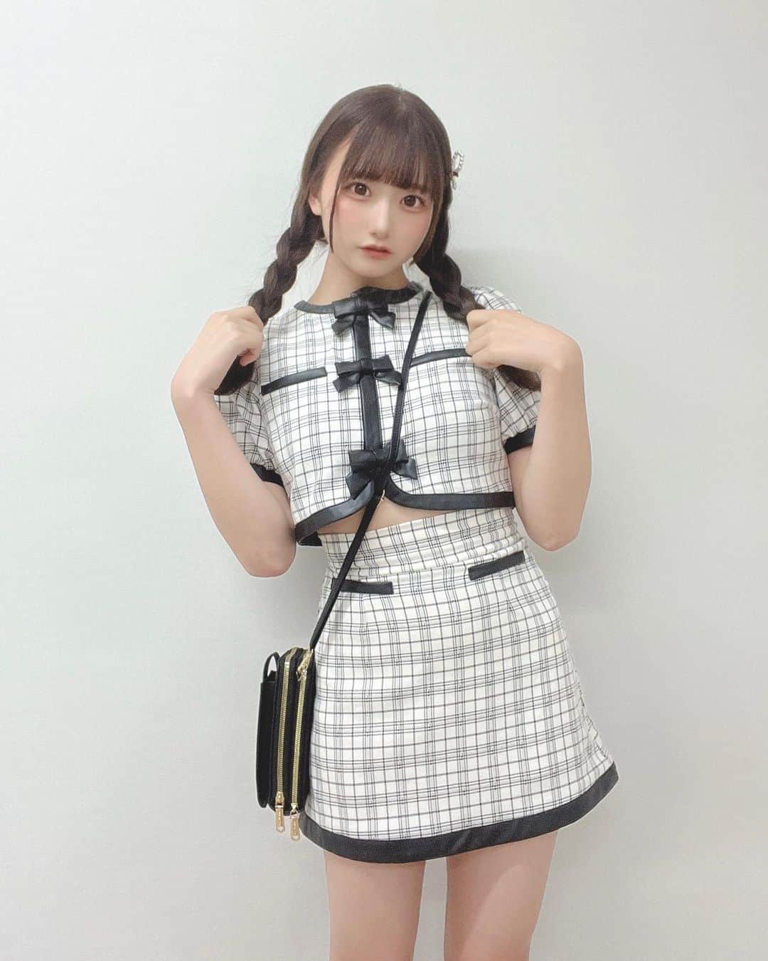 夢実あすかのインスタグラム：「🐩⸒⸒❤︎ ．  ．  ．  ．  #japaneseidol #japanesegirl #idol #instagood #instalike #selca #followforfollowback #selfie #today #ootd #dailylook #instafashion #followme #アイドル前髪 #makeup #今日のコーデ  #アイドル  #アイドルメイク  #メイク  #簡単ヘアアレン #いいね返し #自撮り #自撮り女子 #自撮り界隈 #推してください #ミニスカートコーデ #ぱっつん前髪 #セットアップ #bubbles #三つ編み」