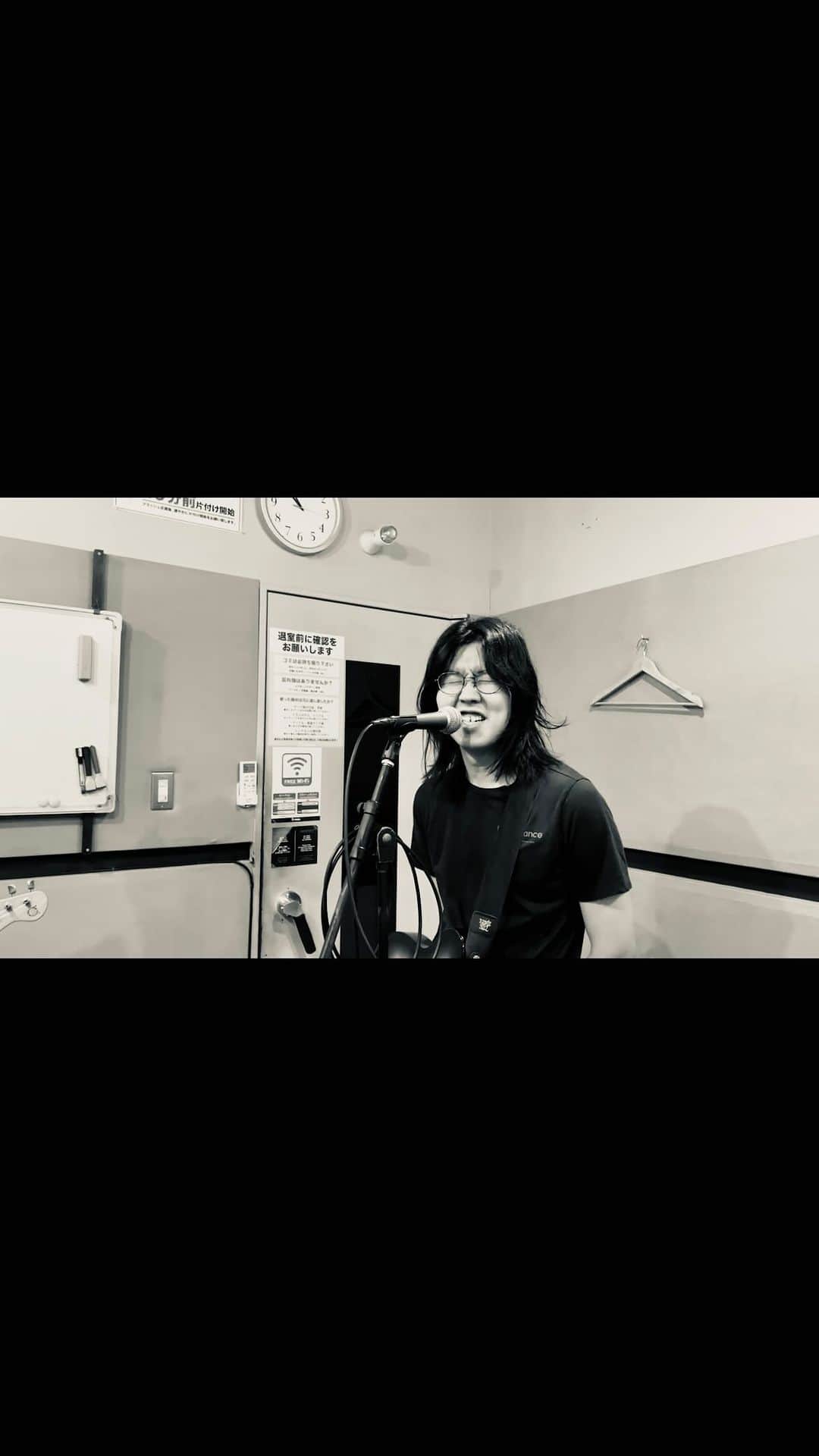 歴史は踊るのインスタグラム：「8月ライブ告知！！  【LIVE Info】 8/5 I'M A SHOW(東京) 小林私 東阪ワンマンライブ 「分割・裁断・隔別する所作」Guest出演！ ※SOLD OUT  8/6 下北沢THREE(東京) 「下北沢武闘会」 ・歴史は踊る ・Japanese Football ・根無草パラ男 ・中原清文 ※SOLD OUT  8/9 KDハポン(愛知) 「Carve Up! Japan Tour 2023」 ・歴史は踊る ・アベフミヒコ(the elks) ・Carve Up! ※取り置きお待ちしてます！  8/11 KDハポン(愛知) ひみつのKDハポン 〜スピッツを歌う夜〜 ・Tory ・小林右京（歴史は踊る） ・日笠マリナ・アジマカズキ（すぱっつ） ・たみやさき（檸檬） ※取り置きお待ちしてます！  8/19 イベントバー庄内(大阪) 小林右京　１日店長 ROCKMUSICBAR ※弾き語りLIVE  8/26 京都・二条GROWLY(京都) 「ガストバーナーMAGICツアー京都編」 ・歴史は踊る ・ガストバーナー ・終活クラブ ・ヤジマX(feat.ガストバーナー) ※チケットeplusから受付中！  https://eplus.jp/sf/word/0000145679  ※取り置きは各種SNSのDMまたはここのコメント欄でも大丈夫です！ お名前と人数をお願いします！」