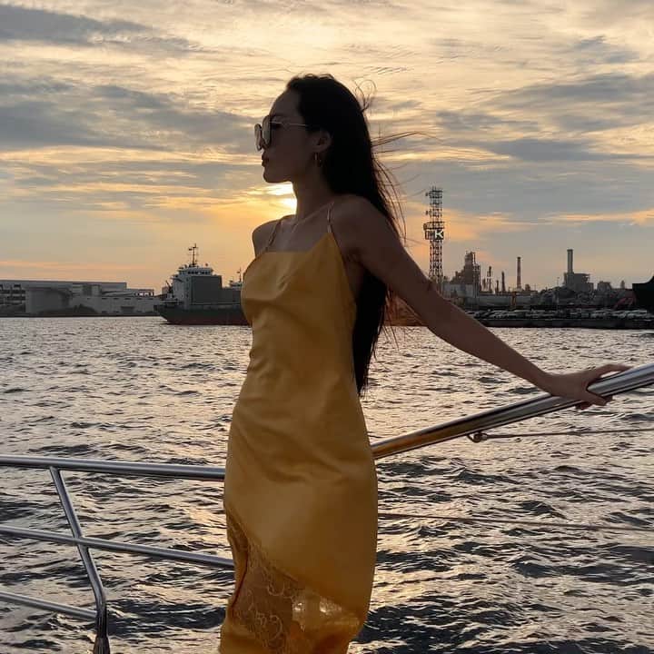 佐藤マクニッシュ怜子のインスタグラム：「fireworks on cruise is the best thing ever 🚢🌅 one of the things I love about Japanese summer🎇  日本の夏を感じられるもの大好き、花火とお祭り、みんなももういった？」