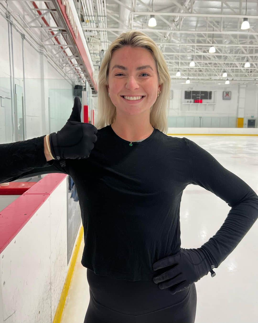 オリヴィア・スマートのインスタグラム：「Pre first run through of the season & post first run through of the season.. 😮‍💨😮‍💨😮‍💨」