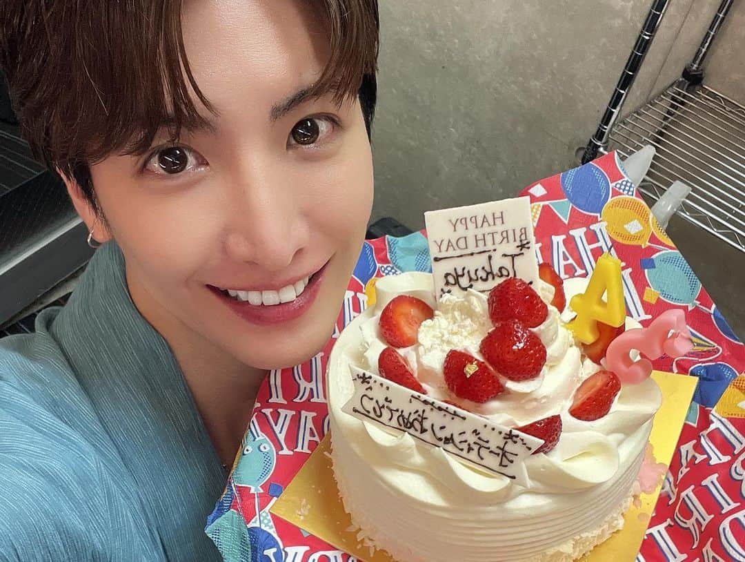 松岡卓弥さんのインスタグラム写真 - (松岡卓弥Instagram)「まじ幸せなお誕生日でした🥺✨ ありがとうございました🥹❤️  #my#happybirthday#誕生日#幸せ#ありがとう」8月1日 22時59分 - takuya_matsuri