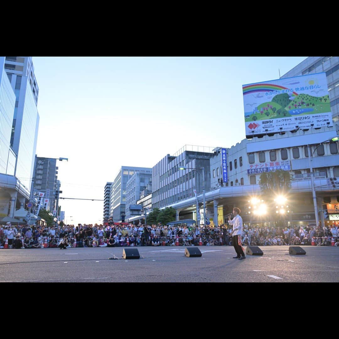 中澤卓也さんのインスタグラム写真 - (中澤卓也Instagram)「今日から始まった、地元・長岡が世界に誇るお祭り【長岡祭り】㊗️✨ 初日の今日は、3年ぶりに平和祭のステージへ！✨ 地元の皆さんから、温かく迎えていただき感謝＆最高に楽しかったです😎👍 明日から二日間は、長岡花火が上がります🔥 皆さん三日間、宜しくお願いします🙇‍♂️✨  #長岡祭り #長岡花火 #長岡祭り平和祭 #地元 #ありがとうございました #handsmade #陽はまた昇る #中澤卓也」8月1日 22時53分 - takuya_nakazawa.118