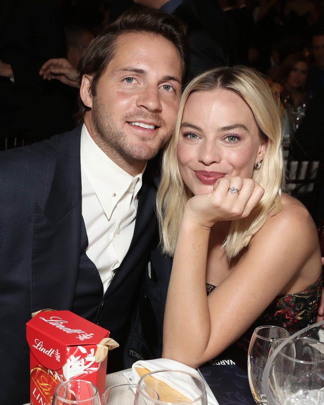 E! Onlineさんのインスタグラム写真 - (E! OnlineInstagram)「Barbie and Ken's power dynamic remains a work in progress. As for Margot Robbie and Tom Ackerley's partnership... Well, that's the stuff dreams are made of. ✨💗Link in bio for all the deets on their dreamy love story. (📷: Getty)」8月1日 23時01分 - enews