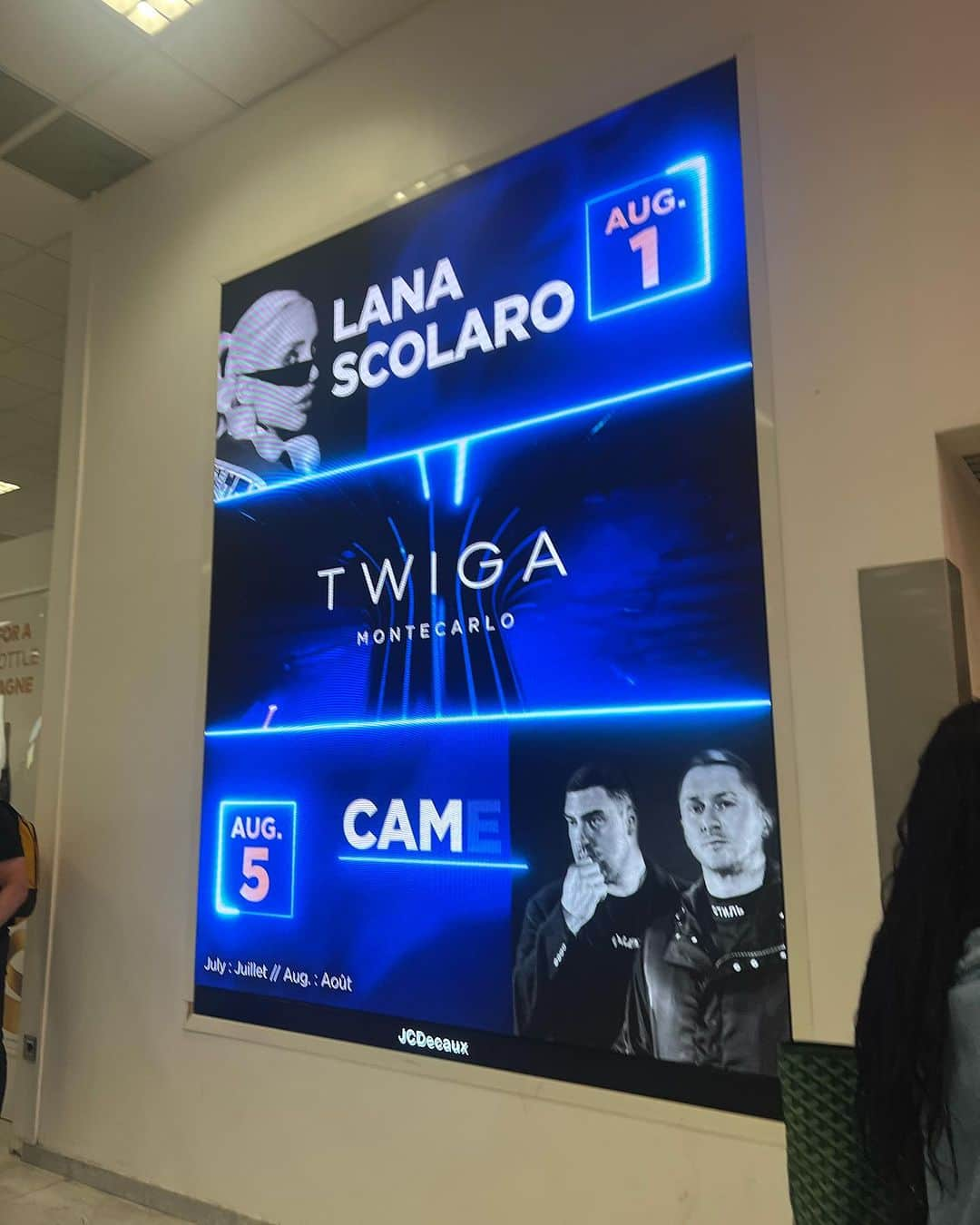 ララ・スコラーロさんのインスタグラム写真 - (ララ・スコラーロInstagram)「Full moon tonight let’s go! @twigamontecarlo 🎧 🌝」8月1日 23時32分 - lanascolaro