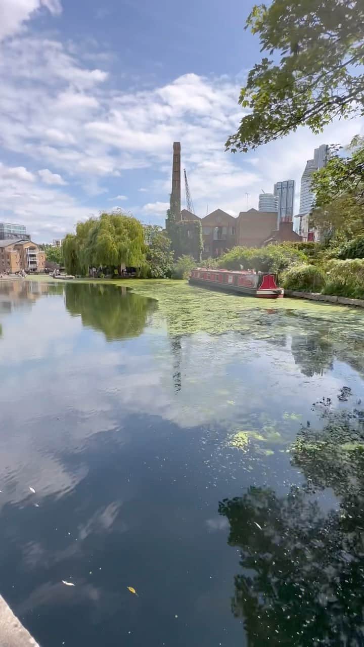 森下紀子のインスタグラム：「. 土地勘もなく何気なく決めた宿の場所 Islingtonイズリントン  オシャレなお店や 美味しいレストランも多く リージェンツ運河のお散歩も楽しい♡ 行きたかったセレクトショップ @papermachetiger  も歩いてすぐ  すっかりIslingtonが大好きな場所に⑅◡̈*  #Islington #angellondon #ロンドン散歩」
