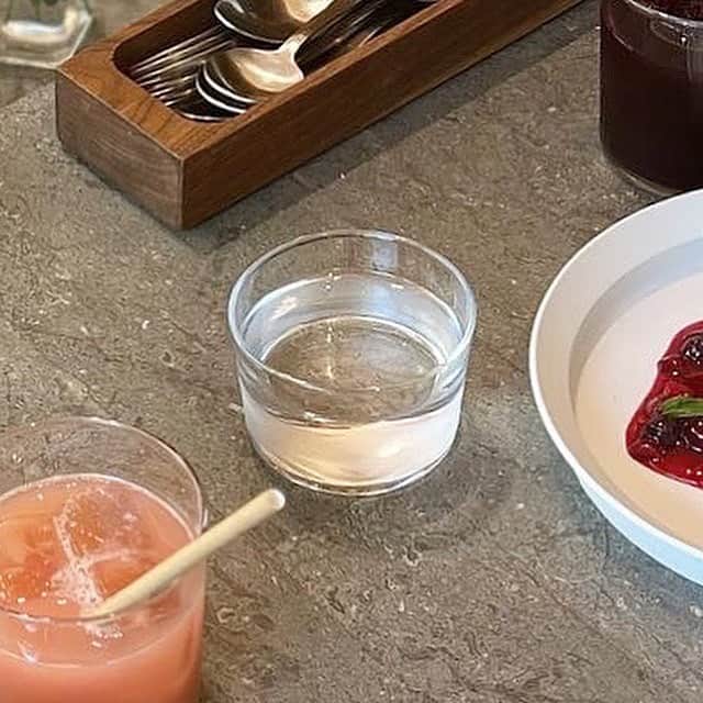 横山紗弓のインスタグラム：「今年もこの季節がやってきました🫧 今日は「水の日」 そして8/1〜8/7は「水の週間」です。  福岡都市圏が水道水の約3分の1を 筑後川に頼っていること みなさんご存知ですか？  福岡都市圏17市町では、 この期間にPRキャンペーンを行っています！ 私たちも筑後川からの恵みに感謝し、 節水を意識しましょう🩵 #水の日 #水の週間 #福岡都市圏水キャンペーン #ありがとう筑後川 #福岡都市圏 #水を大切に」