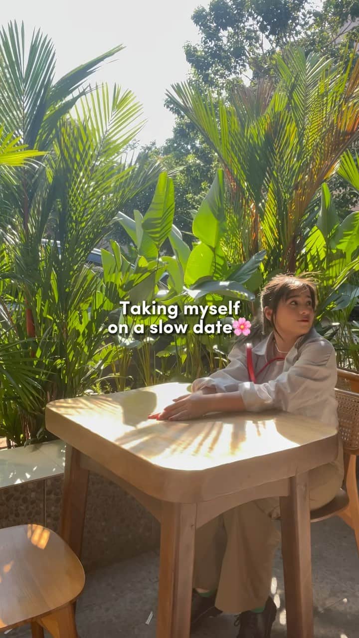 タリア・イファンカ・エリサベスのインスタグラム：「Overall tempatnya cozy + makananya enak✨🍃  #instagramreels」