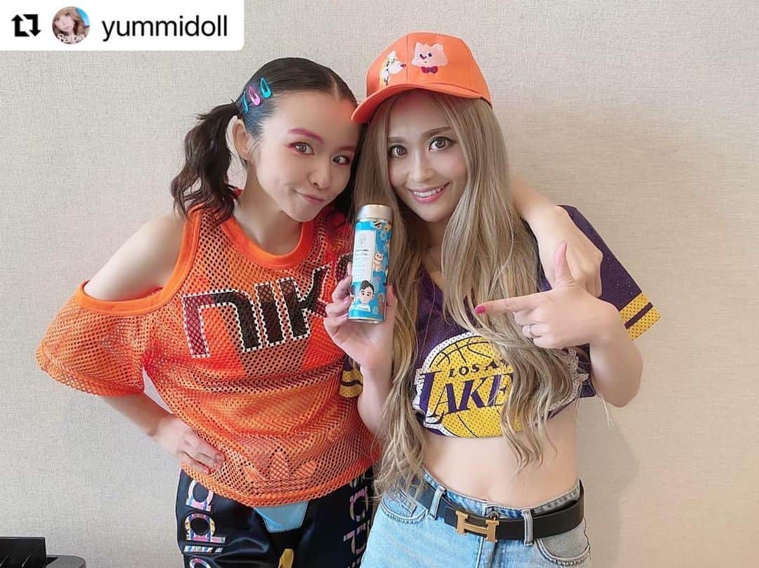 のインスタグラム：「. . この日のみ（お会計など） Yummiに甘えてしまいました（笑）  ↓  #Repost @yummidoll with @use.repost  misonoちゃんが 秋田に前日いりしてくれて  8/20 花立牧場FESTA2022に出演してくれました🥹💓  前日夜はにかほ市の六三五にて 久しぶりにゆっくりご飯を食べながら話せて✨  当日はステージで歌のうまさに圧倒された✨ そして恐縮ながら一緒に歌わせてもらい✨  楽しかった〜🥹💓 肉を食べながらトークショーして  出会いのキッカケをお話ししたり✨ また来年もぜひ来てください💓  ハードスケジュールの中 ありがとう🥹  そして私がかぶっている帽子も チャリティーグッズ✨  さらにチャリティーグッズの芯身美茶を 3種類もいただきました🫖💓  ボランティア活動に精力的な misonoちゃん＆Nosukeくんを尊敬する🥹  飲むの楽しみ❣️ @beautytea_official @tomiko_matsuba @tsukaneko222   #misono #秋田 #花立牧場こどもの国」