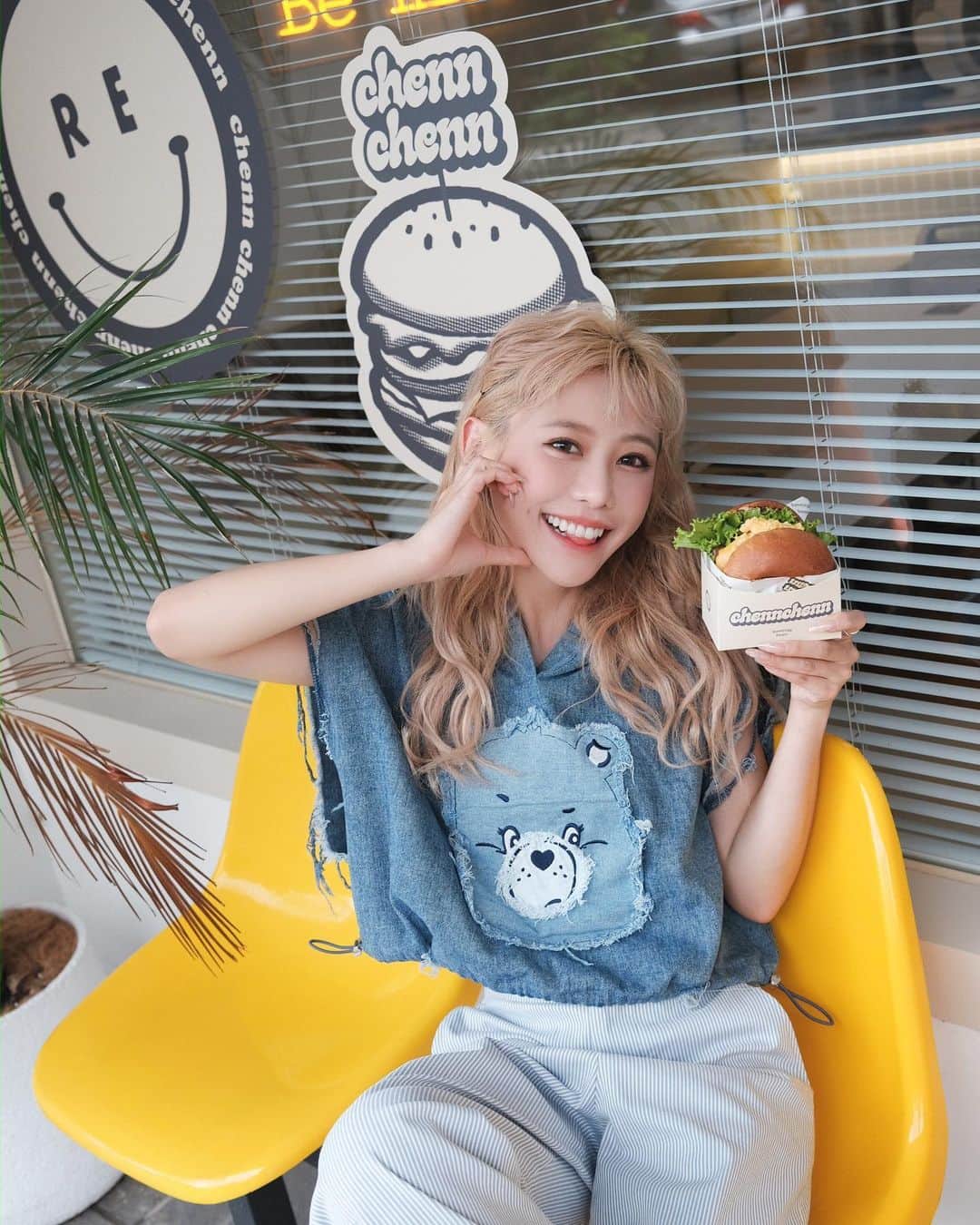 紀卜心さんのインスタグラム写真 - (紀卜心Instagram)「今日份可愛是🐻給的🌈💙🍔」8月1日 16時22分 - eatzzz7