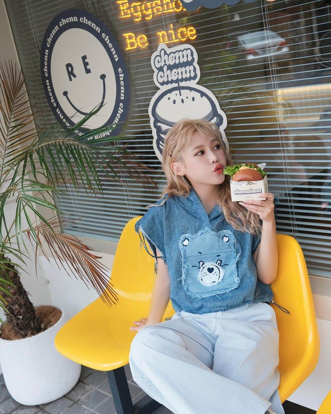 紀卜心さんのインスタグラム写真 - (紀卜心Instagram)「今日份可愛是🐻給的🌈💙🍔」8月1日 16時22分 - eatzzz7