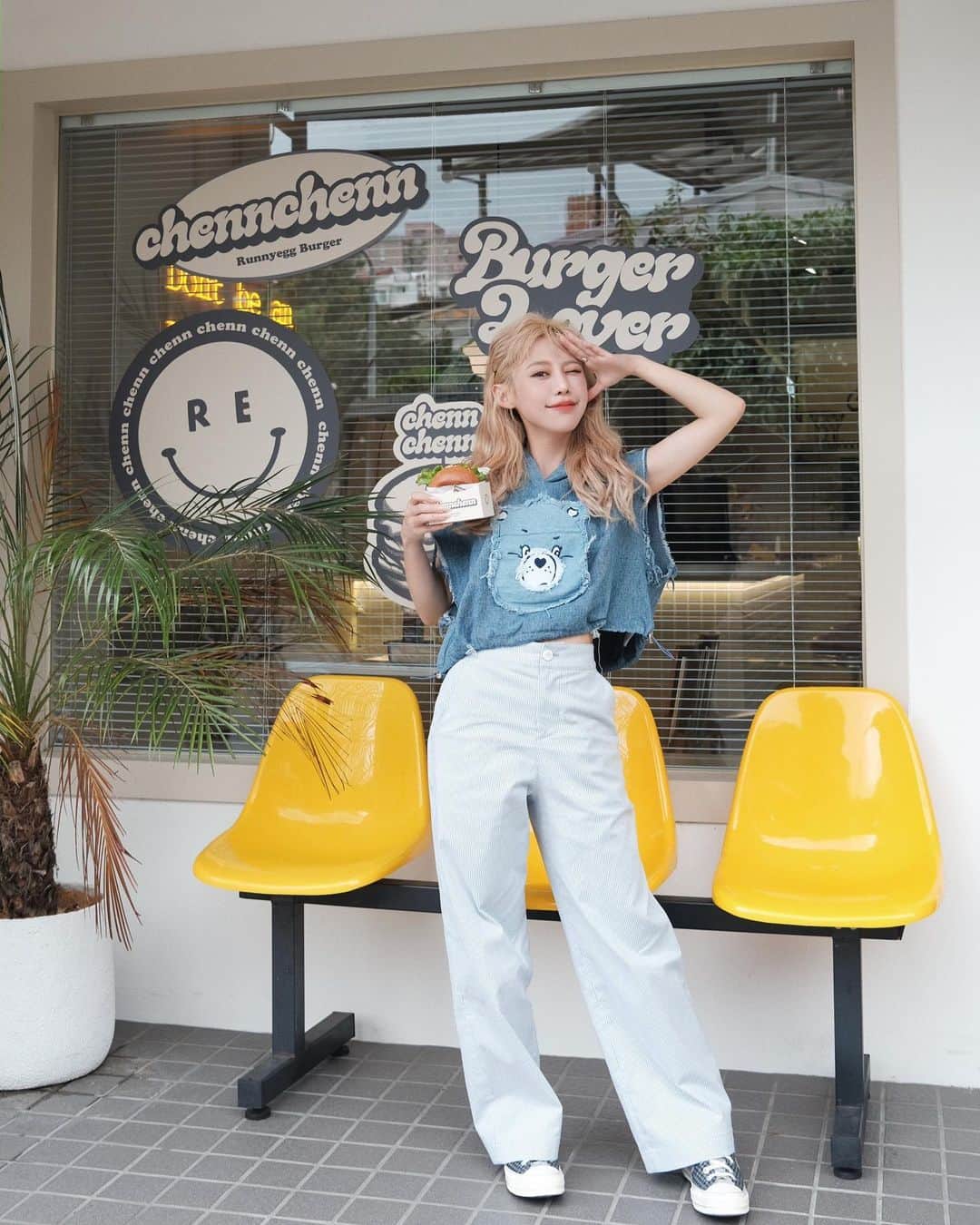 紀卜心さんのインスタグラム写真 - (紀卜心Instagram)「今日份可愛是🐻給的🌈💙🍔」8月1日 16時22分 - eatzzz7