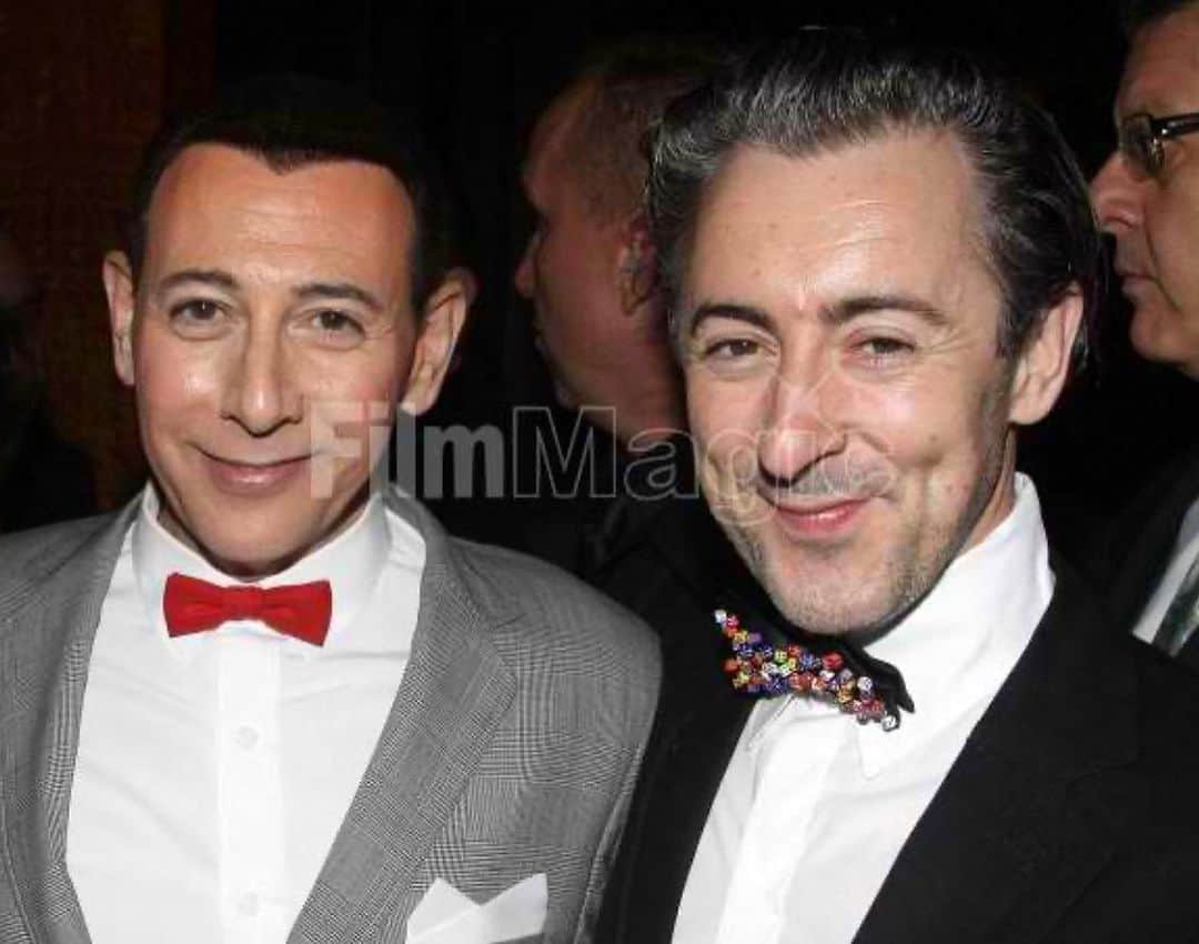 アラン・カミングのインスタグラム：「When I was younger people always said I looked like Paul. When I met him he told me people always told him he looked like me. He was so kind and funny, sending hilarious themed videos every birthday and his Christmas cards were legendary and will be much missed. And his work is, and always will be, classic. A true idiosyncratic genius. I was in awe of him, and so lucky to have seen him do Pee Wee live. I’m making a donation to @su2c in his honour.」