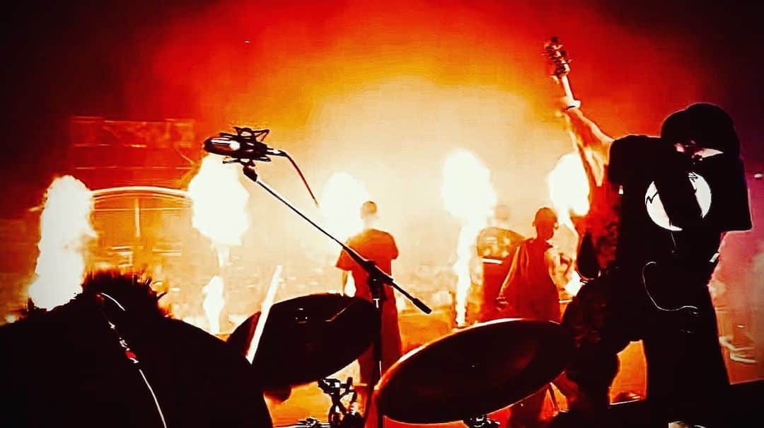金子ノブアキのインスタグラム：「FUJI ROCK FESTIVAL2023  BAD HOP  @fujirock_jp  @badhop_official  @rize_official  @the_hiatus_official  @pearl.drums.jp  @sabiancymbals  #金子ノブアキ #nobuakikaneko」