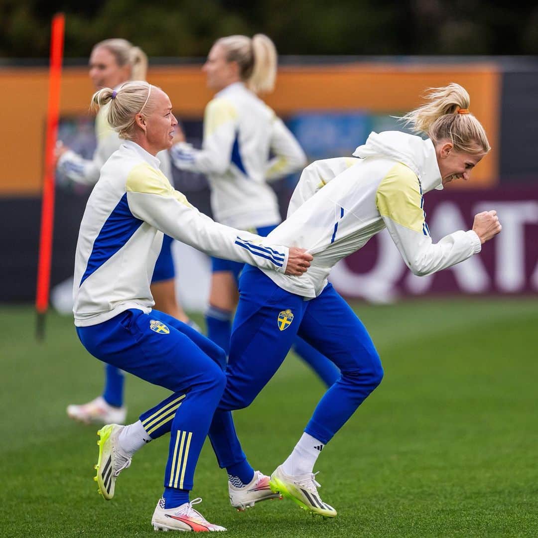 ソフィア・ヤコブソンのインスタグラム：「Tomorrow we go again, MD-1! 🇸🇪💥」