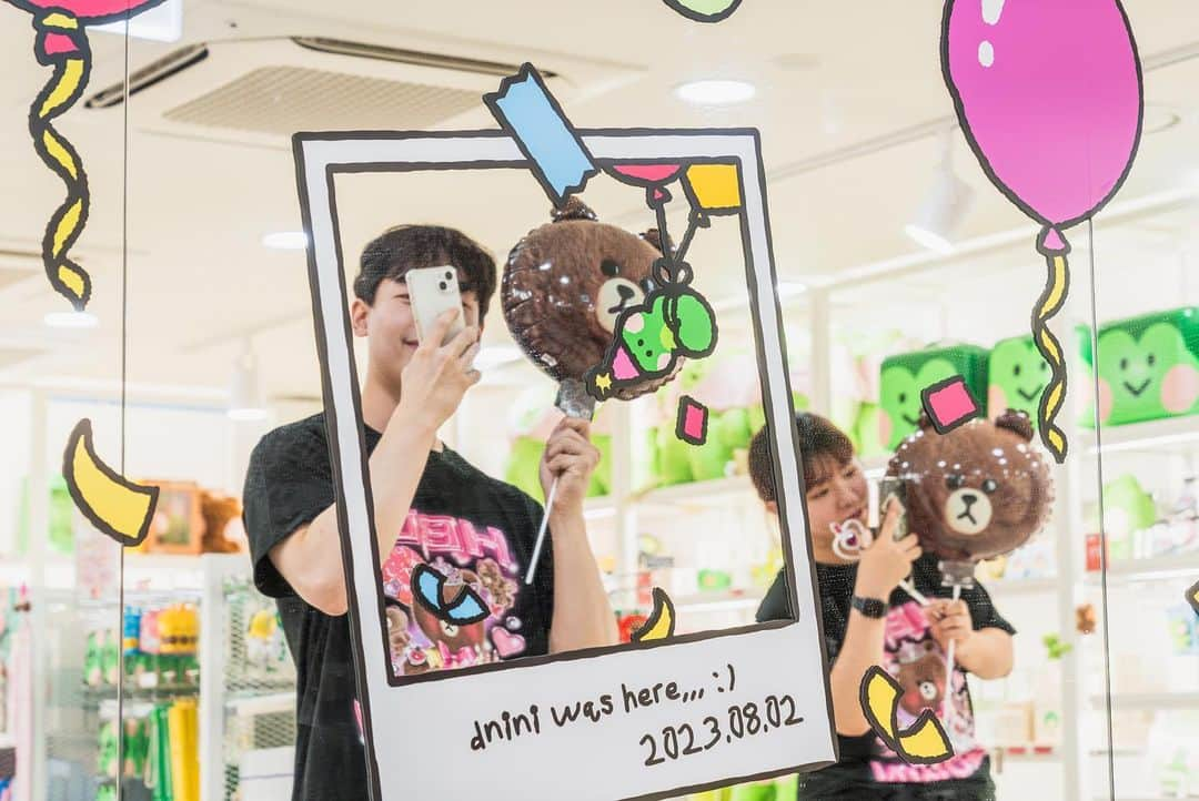 LINE FRIENDSさんのインスタグラム写真 - (LINE FRIENDSInstagram)「A week left till BROWN's birthday 🎉  It is going to be the BIGGEST and FANCIEST birthday party!  LINE FRIENDS have prepared various gifts for those who come and celebrate BROWN's party!  1️⃣ LOVE BROWN t-shirts CONY made with love 2️⃣ BROWN compliment stickers SALLY made 3️⃣ BROWN Balloon CHOCO made  Don't miss the chance to get tremendous gifts from BROWN 8/1 - 8/15, for 15 days! Come and celebrate King BROWN's birthday! See you in Myeongdong LINE FRIENDS WORLD Pop-up Store👋  🎡𝗟𝗜𝗡𝗘 𝗙𝗥𝗜𝗘𝗡𝗗𝗦 𝗪𝗢𝗥𝗟𝗗 𝗣𝗢𝗣-𝗨𝗣 𝗦𝗧𝗢𝗥𝗘 🐻BROWN's Birthday Party • 8.1(TUE) - 8.15(TUE) 11AM - 8PM KST • Timewalk Myeongdong Building 👉Check the link in our bio!  🌎 You can meet Mega BROWN also in Thailand, Taiwan and Hong Kong! Find more details in accounts below💫  @linefriends_taiwan @linefriends_th @linefriends_hkg  #브라운 #미니니 #minini #라인프렌즈 #라인프렌즈월드 #라인프렌즈월드팝업 #명동 #팝업 #BROWN #BROWNDAY2023 #브라운데이 #LINEFRIENDS #LINEFRIENDSWORLD #LINEFRIENDSWORLD_POPUP #myeongdong #popup #welcome」8月1日 18時00分 - linefriends