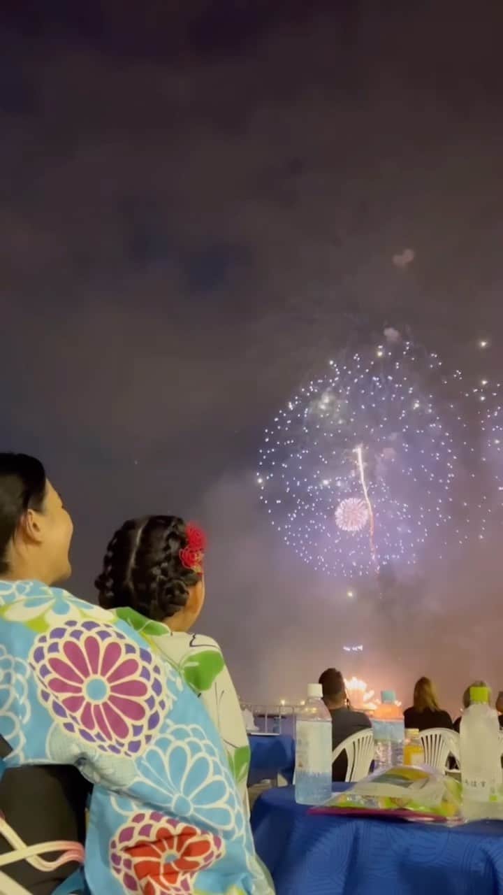 青野楓のインスタグラム：「１０歳のお友達と花火大会へ🎆👘🌝 写真も動画もたくさん撮ってくれた！じょうず！！ ナイスカメラワークでした🫰🏻 楽しかったね💜夏の思い出できた嬉しい！  #花火大会#浴衣#夏の思い出」